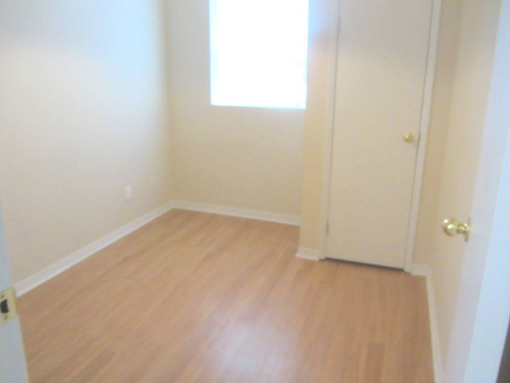 Danforth Ave Apartments, Apartments for Rent in East York, ON