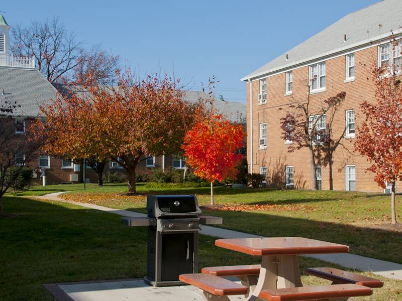 Fillmore Gardens Apartments, Apartments for Rent in Arlington, VA