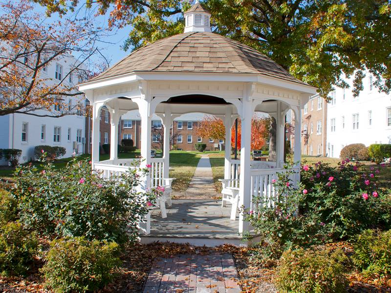 Fillmore Gardens Apartments, Apartments for Rent in Arlington, VA